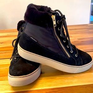 Skechers Faux Fir lined - Black Weather Boot. Sz 8